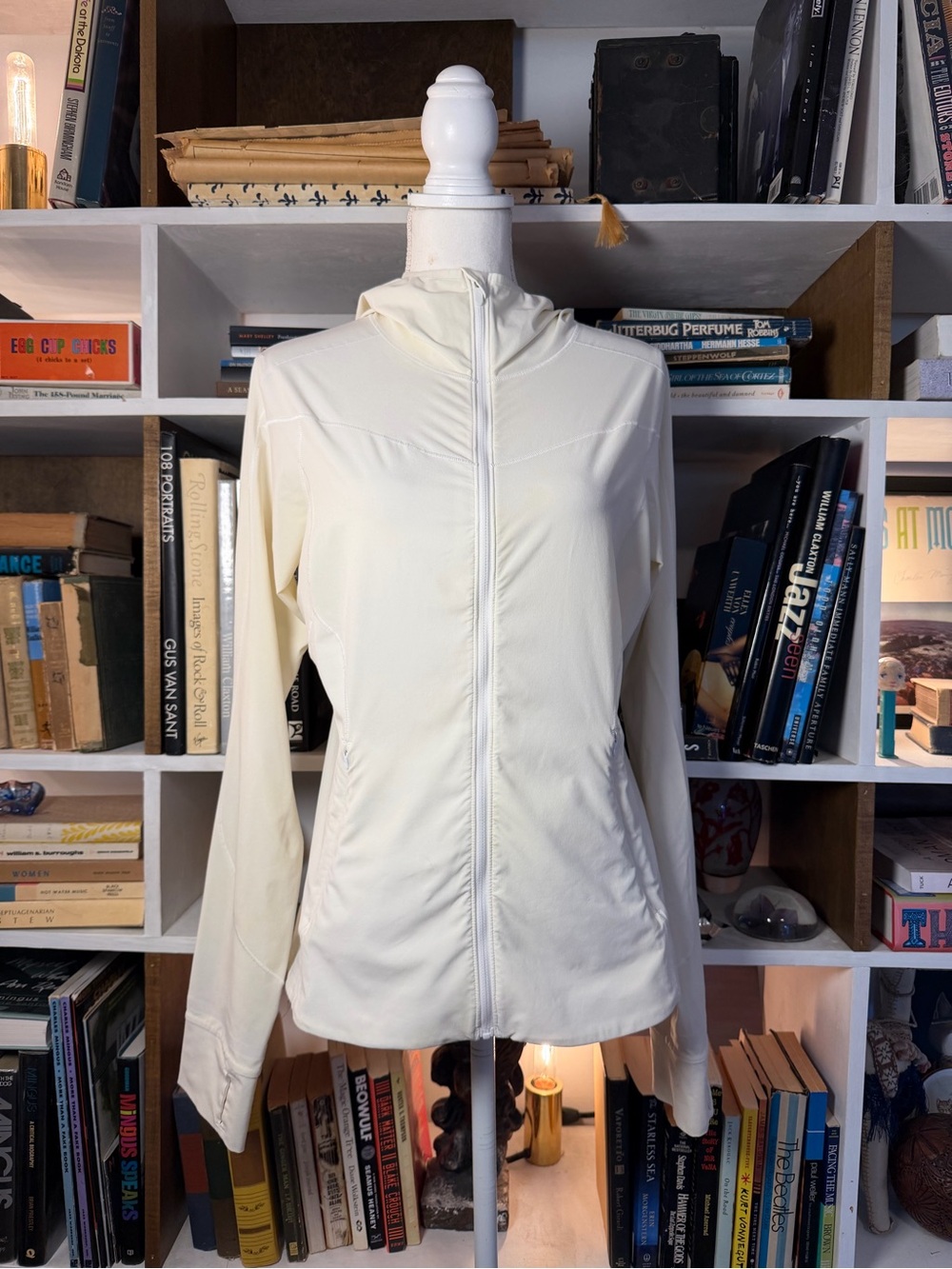 Lululemon Mist Over Women’s Lightweight Hooded Jacket - Cream